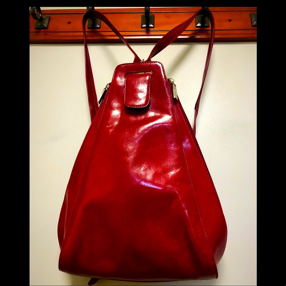 🎒HOBO International Betta Venice sling backpack.